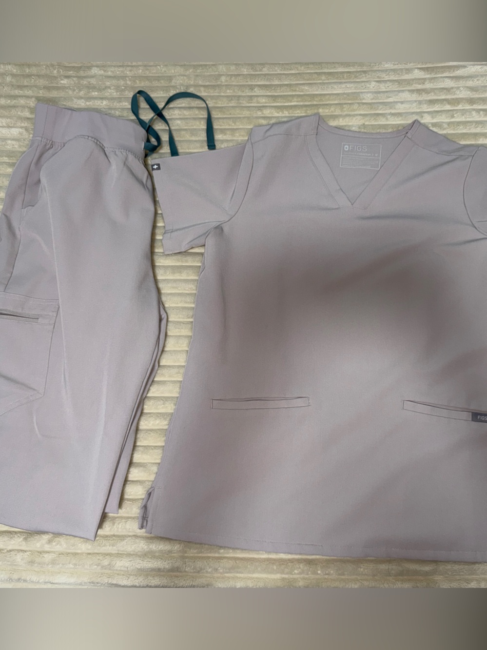 Women’s light grey Figs